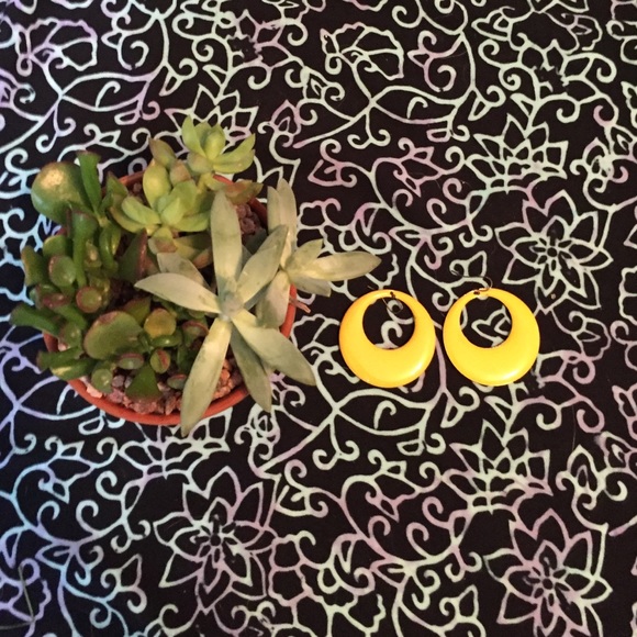 Yellow Earrings - Picture 1 of 1