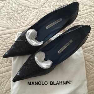 Manolo Blahnik shoes sz 41