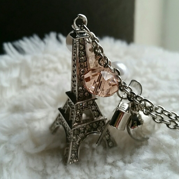 Jewelry - NWOT Paris Eiffel Tower Silver Tone Charm Necklace
