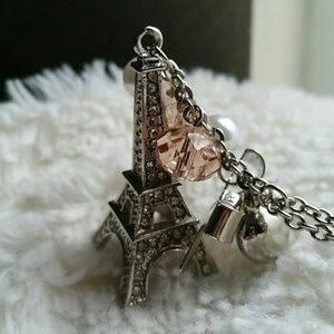NWOT Paris Eiffel Tower Silver Tone Charm Necklace