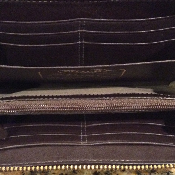 Coach wallet in dark brown in good condition :) - Picture 2 of 4