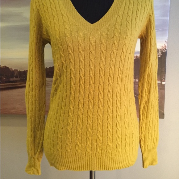 J Crew Green V Neck Sweater - Picture 3 of 4