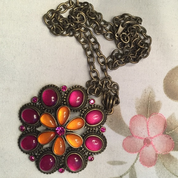 Flower Necklace Pendant - Picture 1 of 2