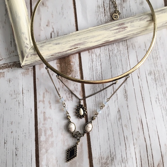 Jewelry - Stunning dangle choker necklace