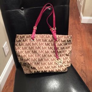 Michael Kors logo bag