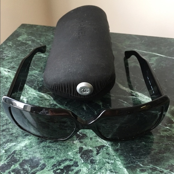 SOLD!!! CHANEL Vintage Sunglasses - Picture 2 of 4