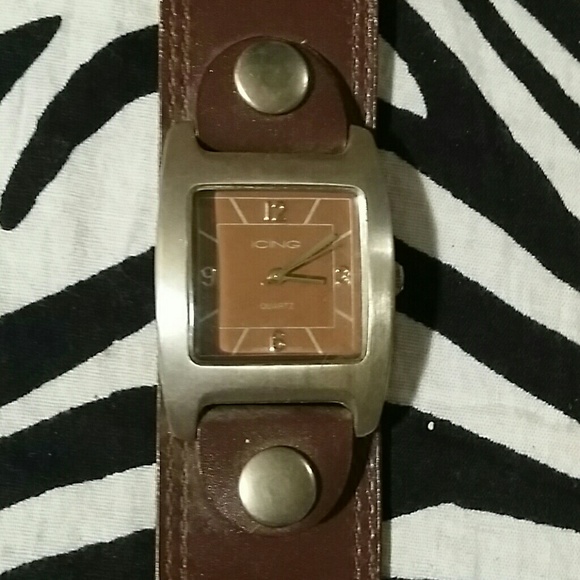 Watch - Picture 2 of 4