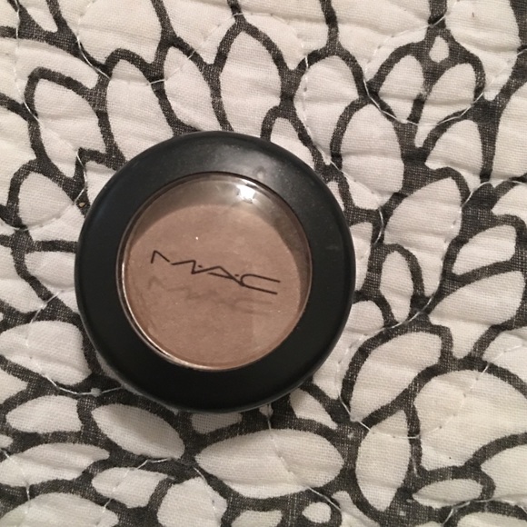 💯 Authentic MAC eyeshadow