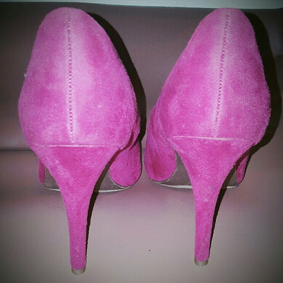 Pink Pumps - Picture 2 of 4