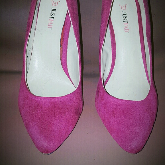 Pink Pumps - Picture 3 of 4