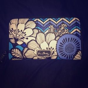 Vera Bradley accordion leather wallet