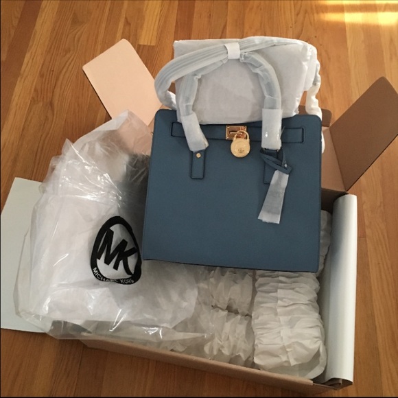 SOLD! 🎀HP🎀 MK Large Hamilton Bag NIB - Picture 2 of 4