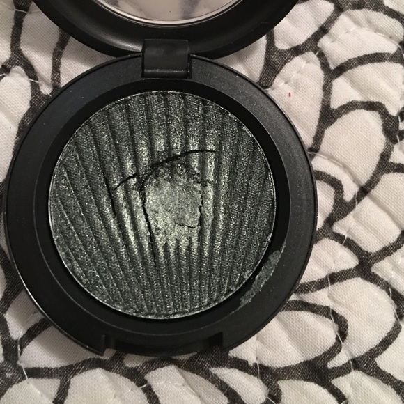 💯 Authentic MAC eyeshadow - Picture 2 of 3