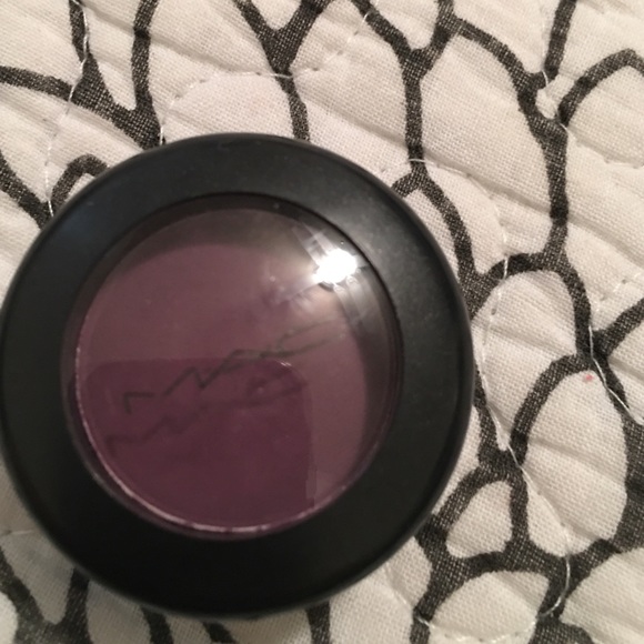 💯 Authentic MAC eyeshadow