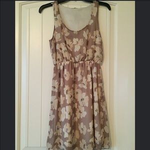 Floral dress by everly