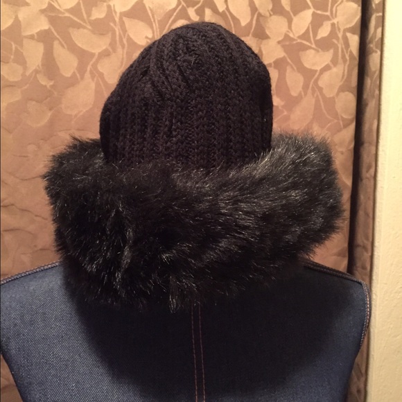 Black Faux Fur Hat NWOT