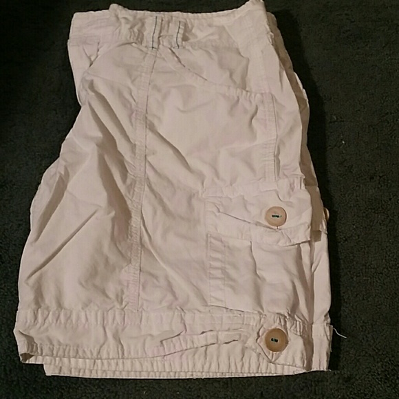Shorts - Picture 3 of 3