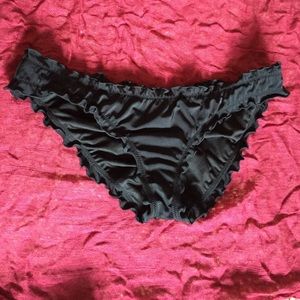 VS scrunchy cheeky bottoms