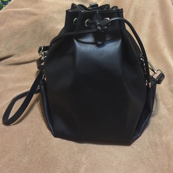 Zara Handbags - Zara Bucket Bag Zara Handbags - Zara Bucket Bag