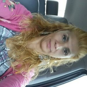 Meet your Posher, Bobbie