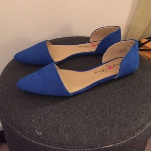 pointed-toe flats (never worn)