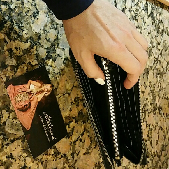 Genuine Alligator Belly wallet by Atriarch Leather - Picture 2 of 2