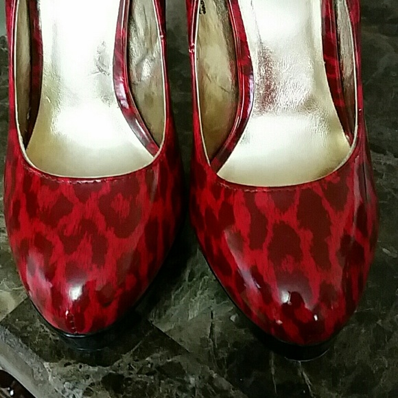 ❌SOLD❌Black & Red leopard print heels?? - Picture 2 of 4