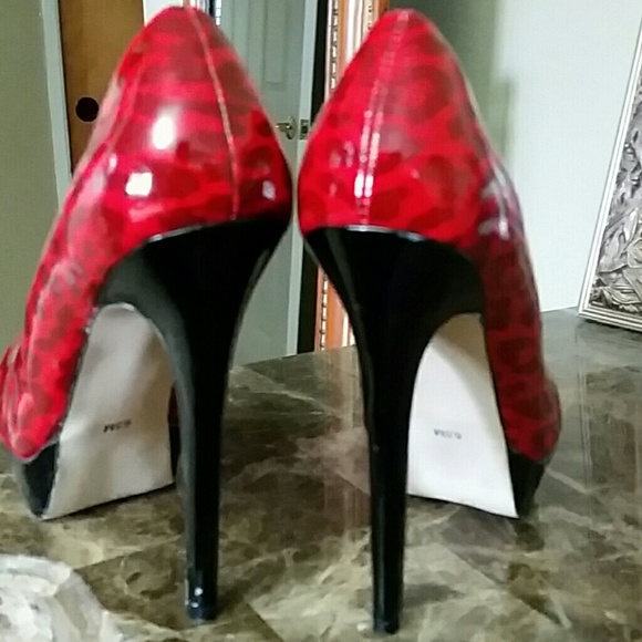 ❌SOLD❌Black & Red leopard print heels?? - Picture 3 of 4