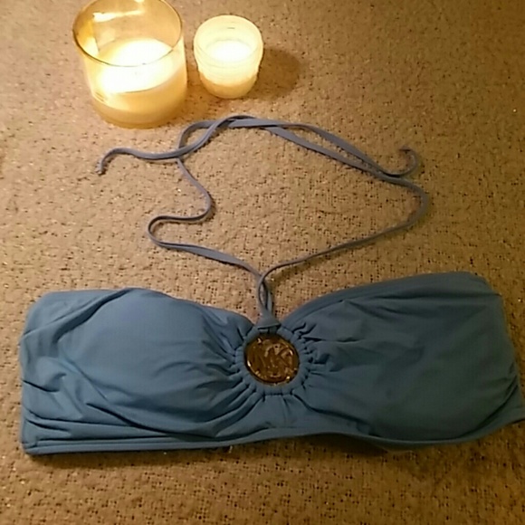Light blue bikini top.