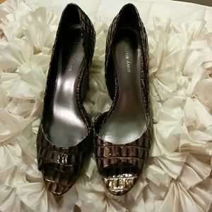 Kristin Davis peep toe pumps