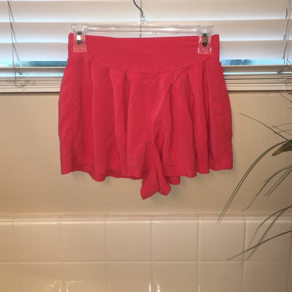 pink flowy shorts
