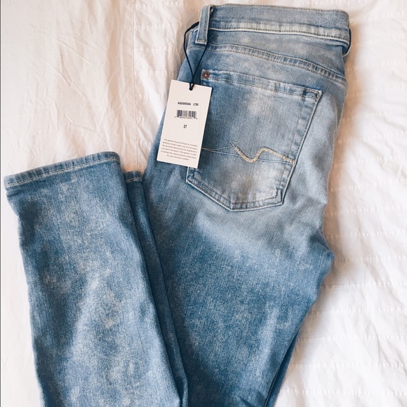 7 For All Mankind boyfriend distressed jeans - Picture 3 of 4