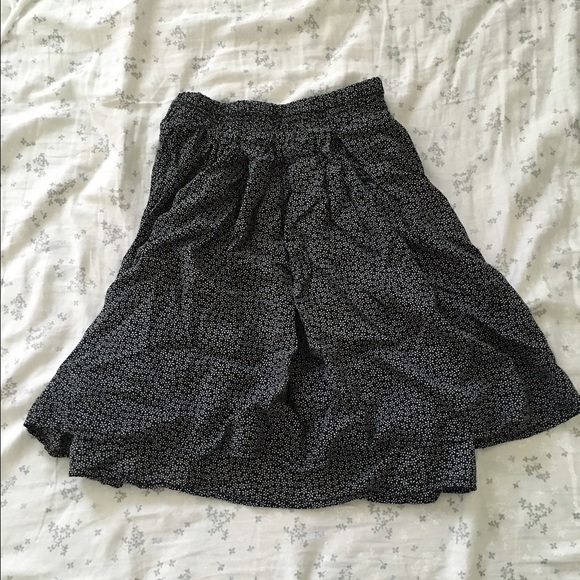 Brandy Melville Daisy Printed Skirt