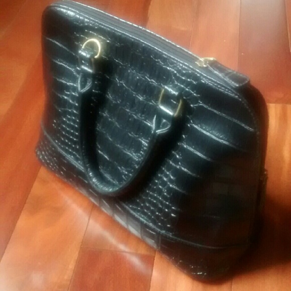 Leather bag.