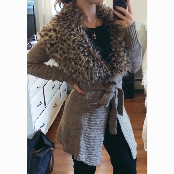Faux Fur Collar Knit Taupe Cardigan