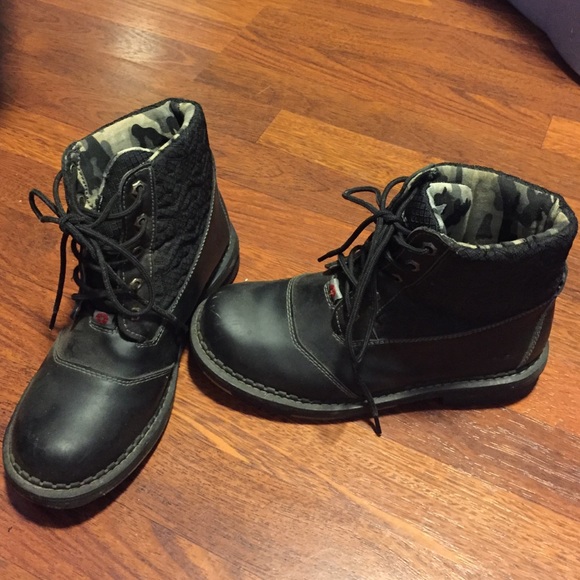 Boy combat boots