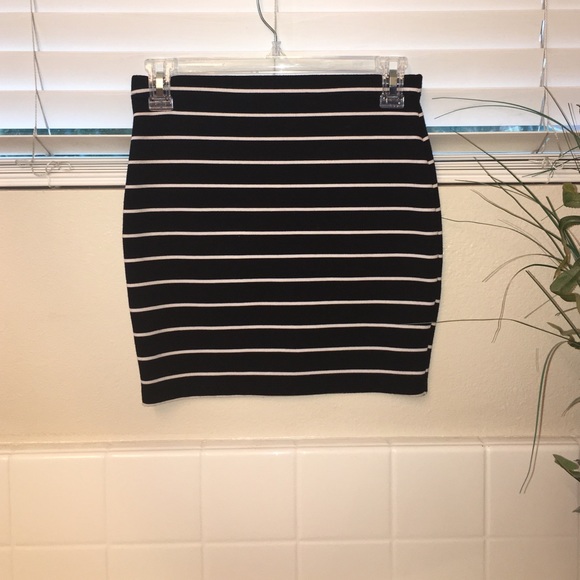 Black and white pencil skirt