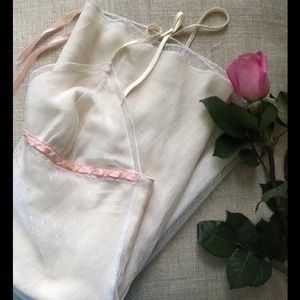 🌷Beautiful Neiman Marcus Silk Chemise💕