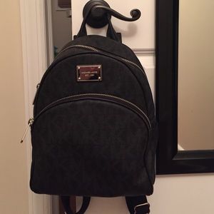 🎉ON SALE🎉Michael Kors extra small backpack