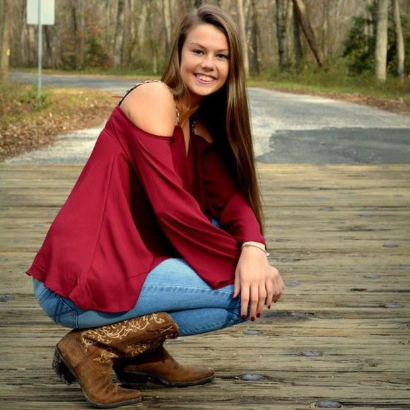 Meet your Posher, Brittney