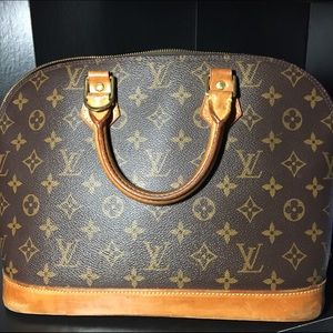 Authentic alma Louis Vuitton bag