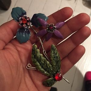 Vintage Jewelry - Gorgeous vintage flower brooch Vintage Jewelry - Gorgeous vintage flower brooch