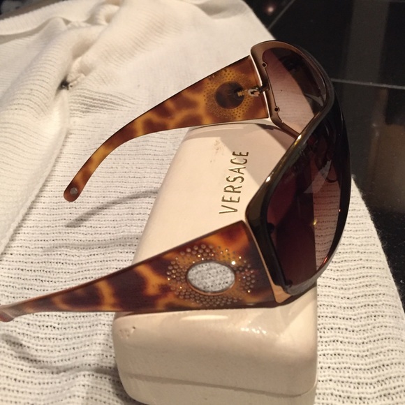 Versace sun glasses - Picture 2 of 2