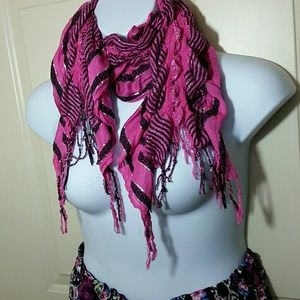 Pretty statement scarf
