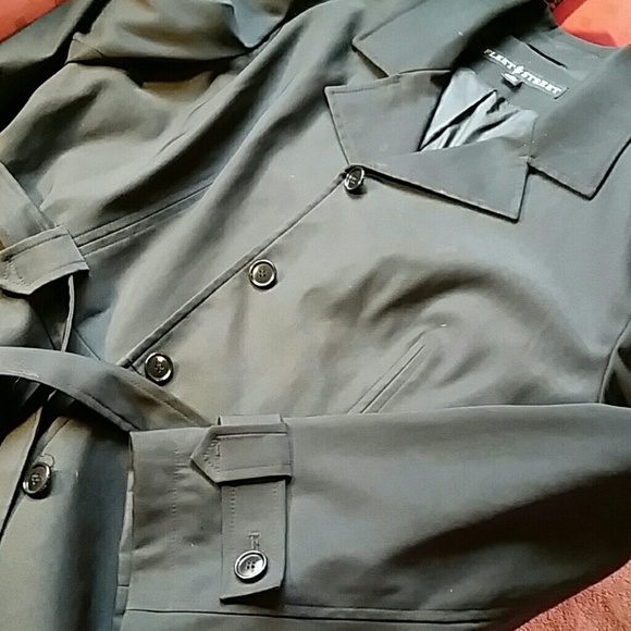 Classic BLACK shorty Trench coat❗
