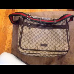 Gucci messenger bag
