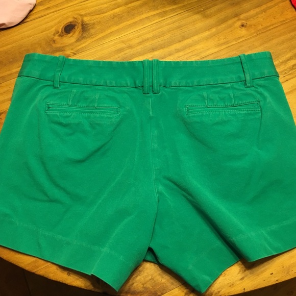 Green Lilly shorts - Picture 3 of 4