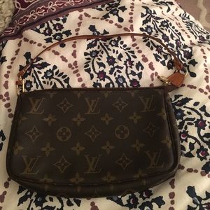 Louis Vuitton pochette