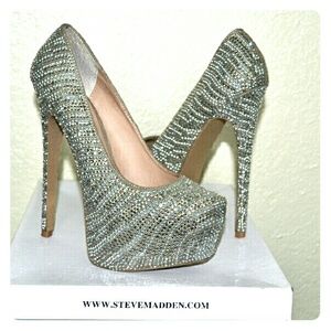 Steve Madden heels S 7