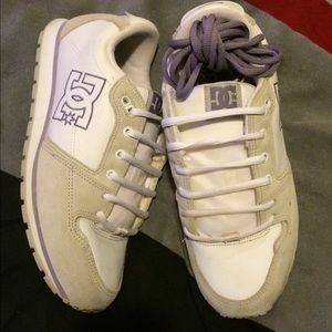 Size 9.5 DC shoes